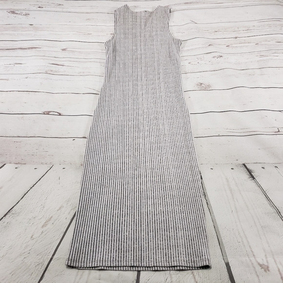 Jella C. Dress Size Large Sleeveless Front Zipper - Picture 2 of 6